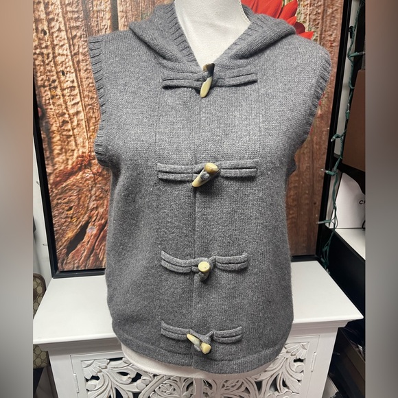 Ralph Lauren Gray Hooded Toggle Vest - Picture 10 of 10